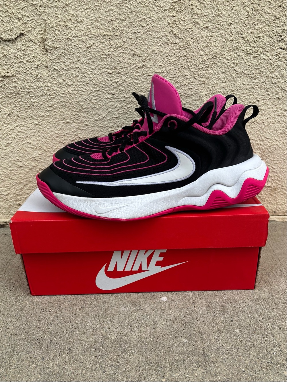 Nike Kids Grade School Immortality Basketball Shoes 6.5Y Fuscia
